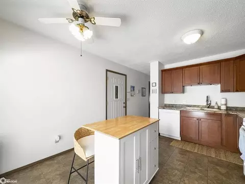 Kitchen - 915 3rd St NW, Hampton, IA 50441 photo 3 of 3