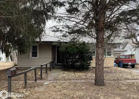 304 E Ash St, Winfield, IA 52659
