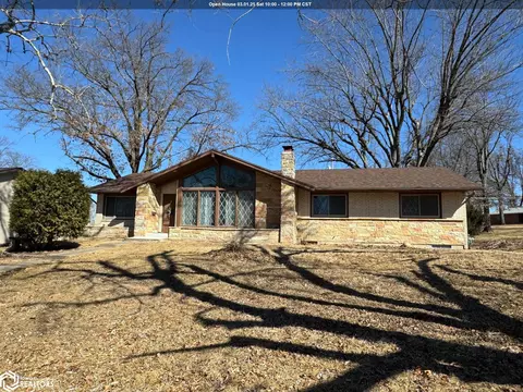 827 S Park Ave, Centerville, IA 52544