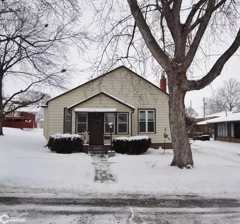 215 W Chestnut St, Clarinda, IA 51632