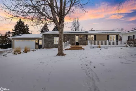 1608 S 1st St, Marshalltown, IA 50158