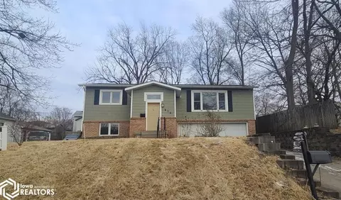 414 N 2nd St, Oskaloosa, IA 52577