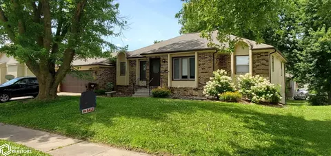 2307 Maple Blvd, Marshalltown, IA 50158