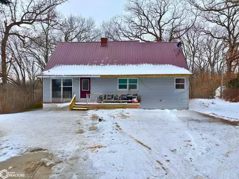 128 Hickory Dr, Columbus Junction, IA 52738