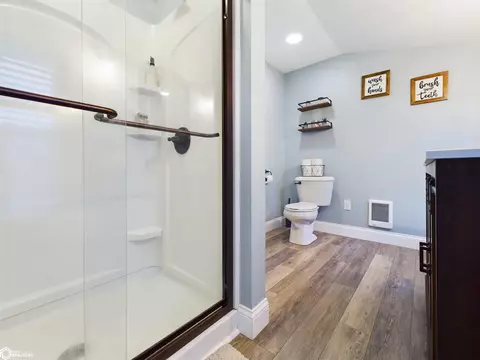 Bath - 241 N 14th, Hamilton, IL 62341 photo 4 of 5