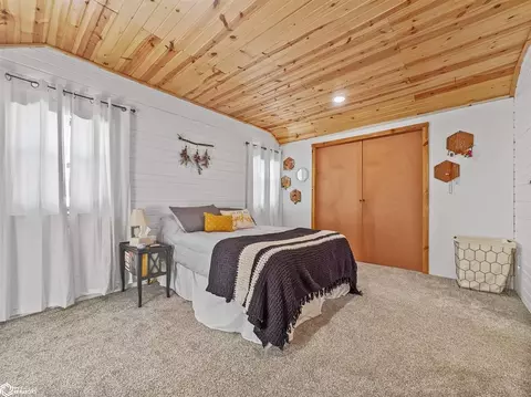 Bedroom - 802 2nd St NW, Hampton, IA 50441 photo 1 of 2