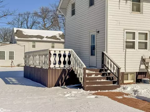 Exterior - 802 2nd St NW, Hampton, IA 50441 photo 5 of 6