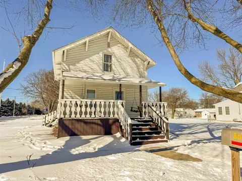 Exterior - 802 2nd St NW, Hampton, IA 50441 photo 2 of 6