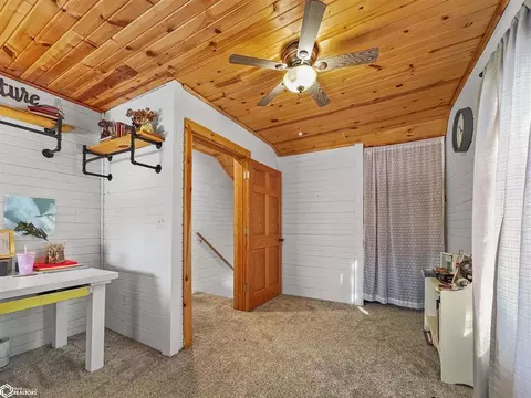 Entry Way - 802 2nd St NW, Hampton, IA 50441 photo 2 of 2