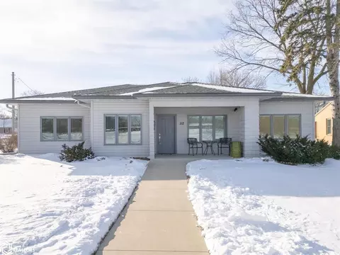 112 Brook Ter, Mason City, IA 50401