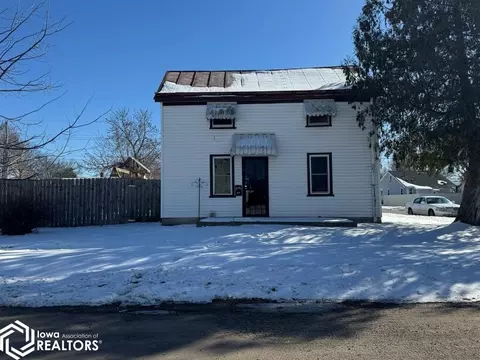 1632 S 14th St, Burlington, IA 52601