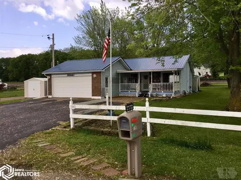 590 E 1st St, Dallas City, IL 62330