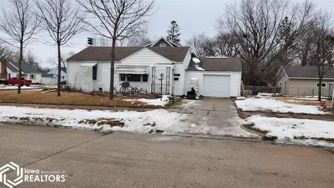 2003 S Georgia Ave, Mason City, IA 50401