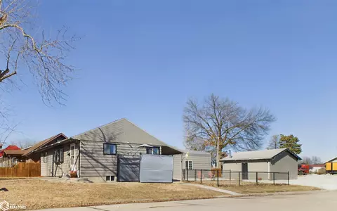 1703 Des Moines St, Keokuk, IA 52632