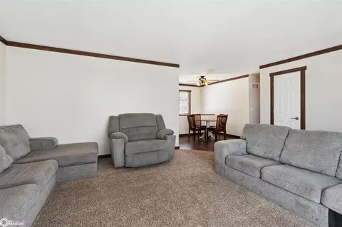 702 18th Street Pl, Nevada, IA 50201 photo 6