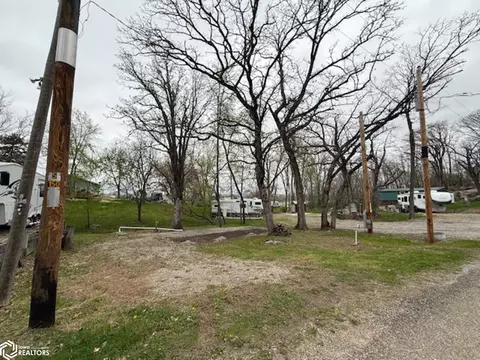 5134 Aurora Dr, Brooklyn, IA 52211