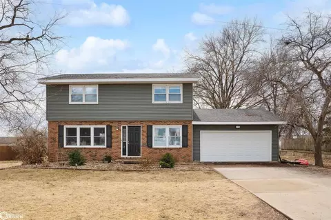 9311 Lakeview Dr, Burlington, IA 52601