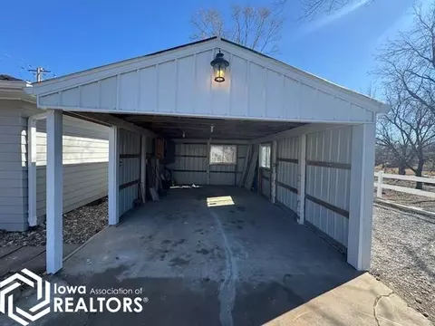 114 E Garfield St, Centerville, IA 52544 photo 5