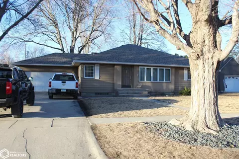 760 W 7th St, Garner, IA 50438