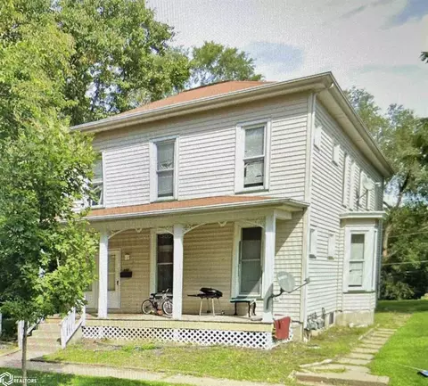 312 S 7th St, Burlington, IA 52601