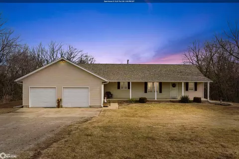 2239 Salem Rd, New London, IA 52645