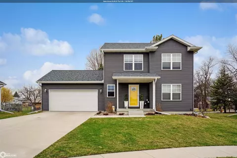 1006 S I Ave, Nevada, IA 50201