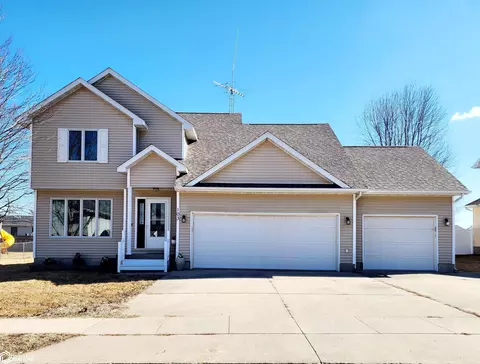 103 Lowell Dr, Eddyville, IA 52553