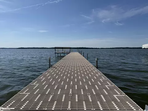 4641 N Shore Dr, Clear Lake, IA 50428