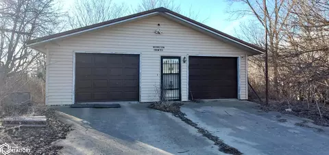 102 S Crew St, Mount Union, IA 52644