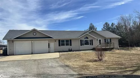 308 Evans Grant St, Oskaloosa, IA 52577