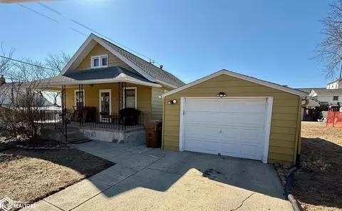 212 E 7th St, Carroll, IA 51401