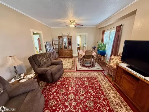 212 E 7th St, Carroll, IA 51401 photo 3