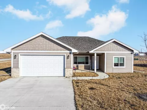 209 Harvest Hills Dr, Woodbine, IA 51579