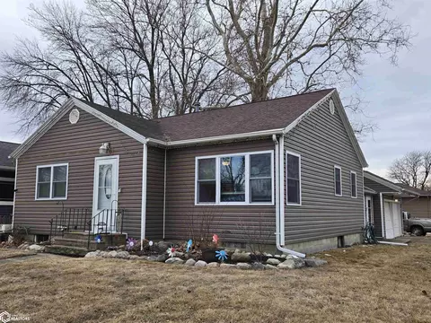 1601 Sparboe Ct, Webster City, IA 50595