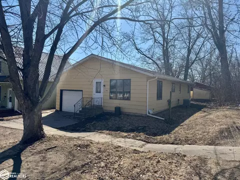 309 Cass St, Keosauqua, IA 52565