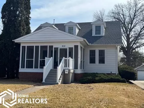 810 Woodlawn Ave, Chariton, IA 50049