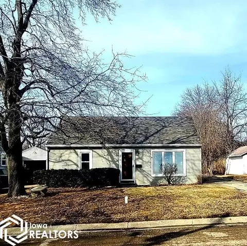 113 14th Ave E, Oskaloosa, IA 52577
