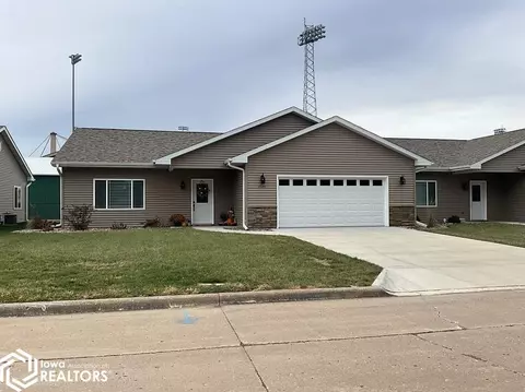 1731 Deer Run Dr, Burlington, IA 52601