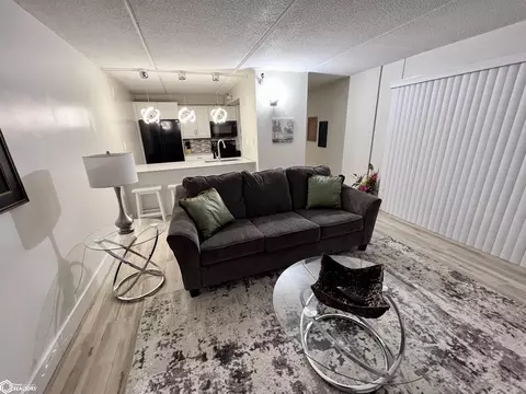 2700 N Shore Dr # 201, Clear Lake, IA 50428