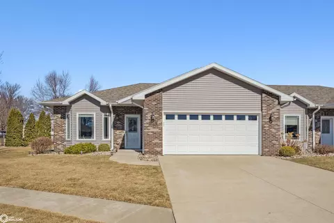 1438 Pawnee Dr, Burlington, IA 52601