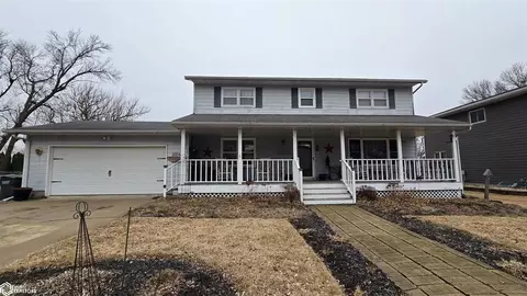 1004 S Western St, Lake Mills, IA 50450