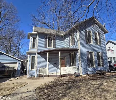 413 N 3rd St, Oskaloosa, IA 52577