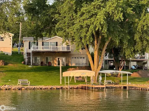 274 Eastside Ln, Montezuma, IA 50171