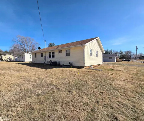 Other - 16 Westview Dr, Hamilton, IL 62341 photo 2 of 7