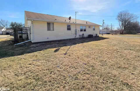 Exterior - 16 Westview Dr, Hamilton, IL 62341 photo 2 of 2