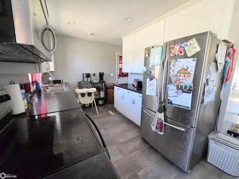 Kitchen - 16 Westview Dr, Hamilton, IL 62341 photo 1 of 2