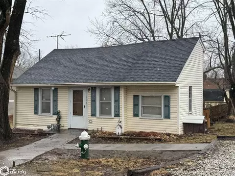 1806 Racine Ave, Burlington, IA 52601