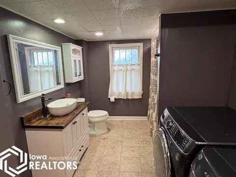 Bath - 1024 Drake, Centerville, IA 52544 photo 1 of 1