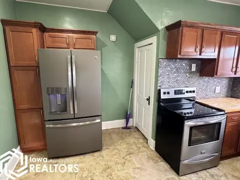 Kitchen - 1024 Drake, Centerville, IA 52544 photo 2 of 3