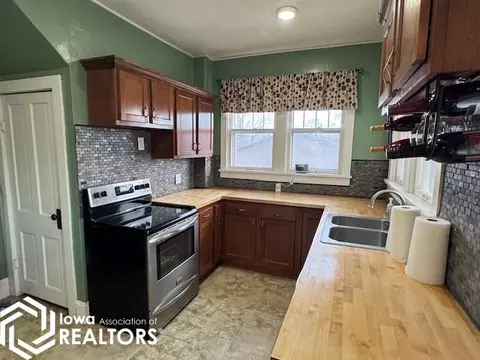 Kitchen - 1024 Drake, Centerville, IA 52544 photo 1 of 3